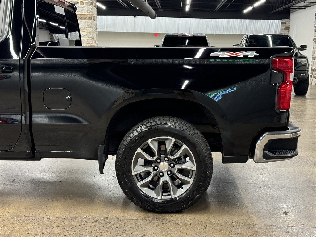 Used 2025 Chevrolet Silverado 1500 LT w/ Safety Package AWD/4WD image 8