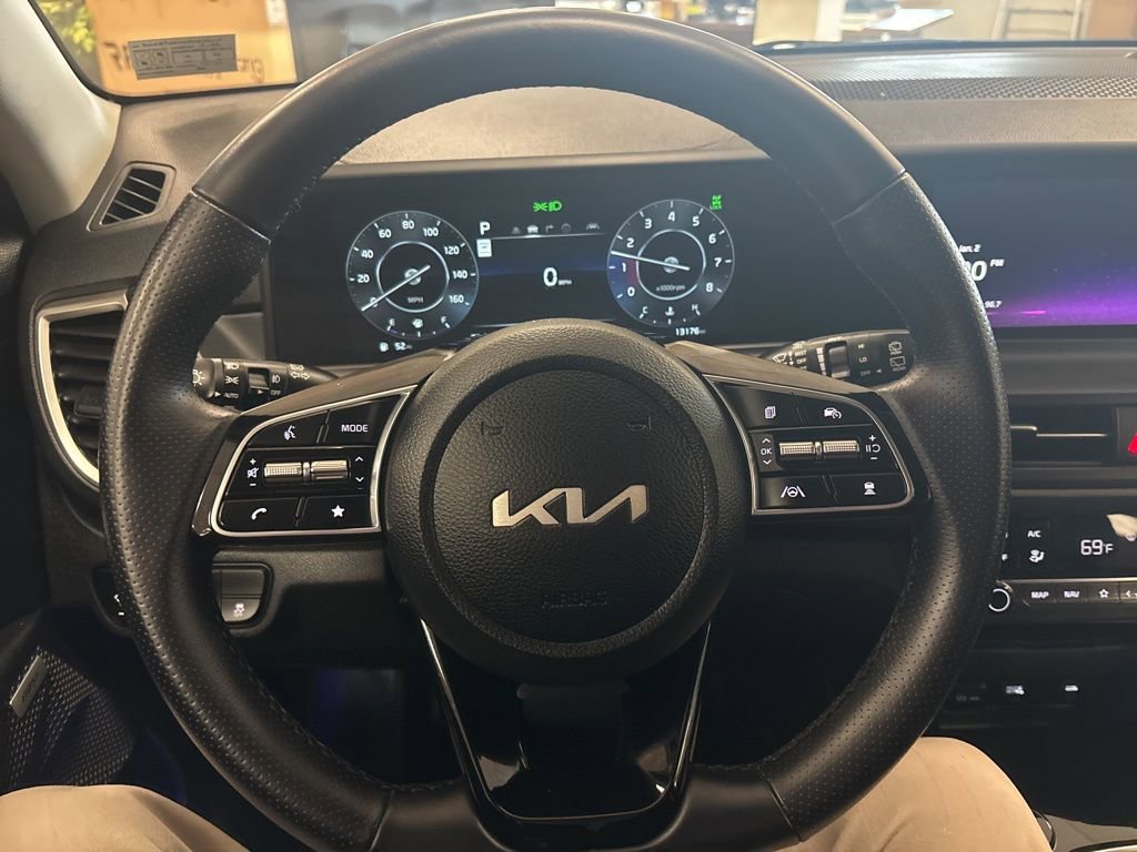 Used 2024 Kia Seltos SX image 9