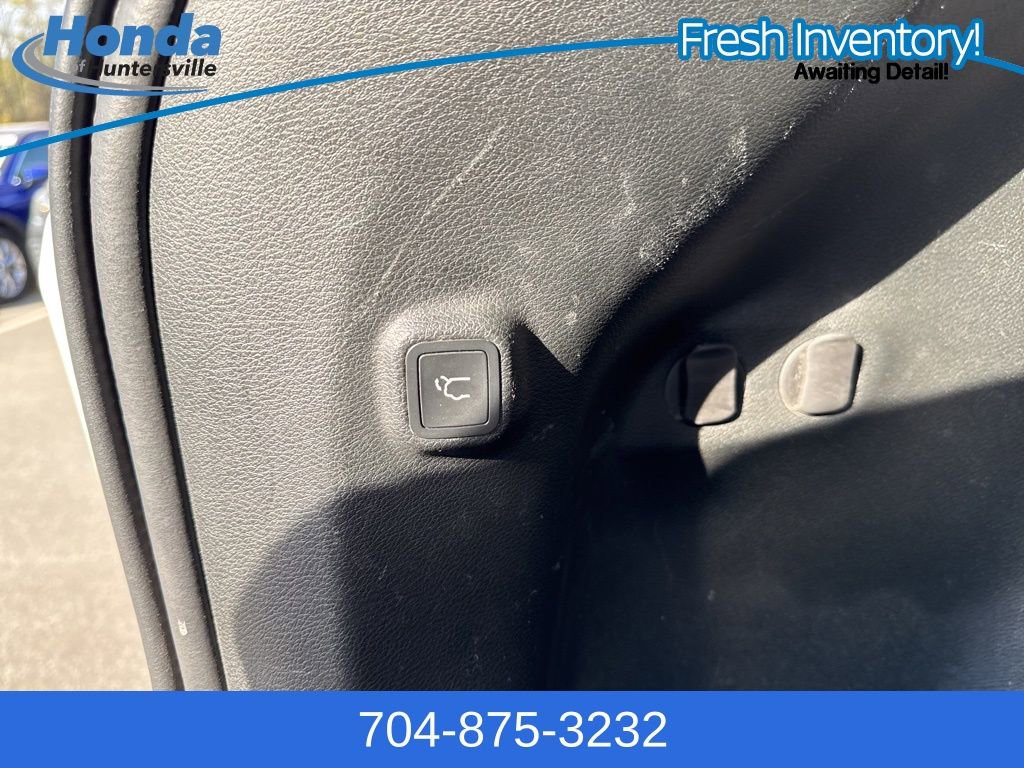 Used 2019 Jeep Cherokee Trailhawk image 11