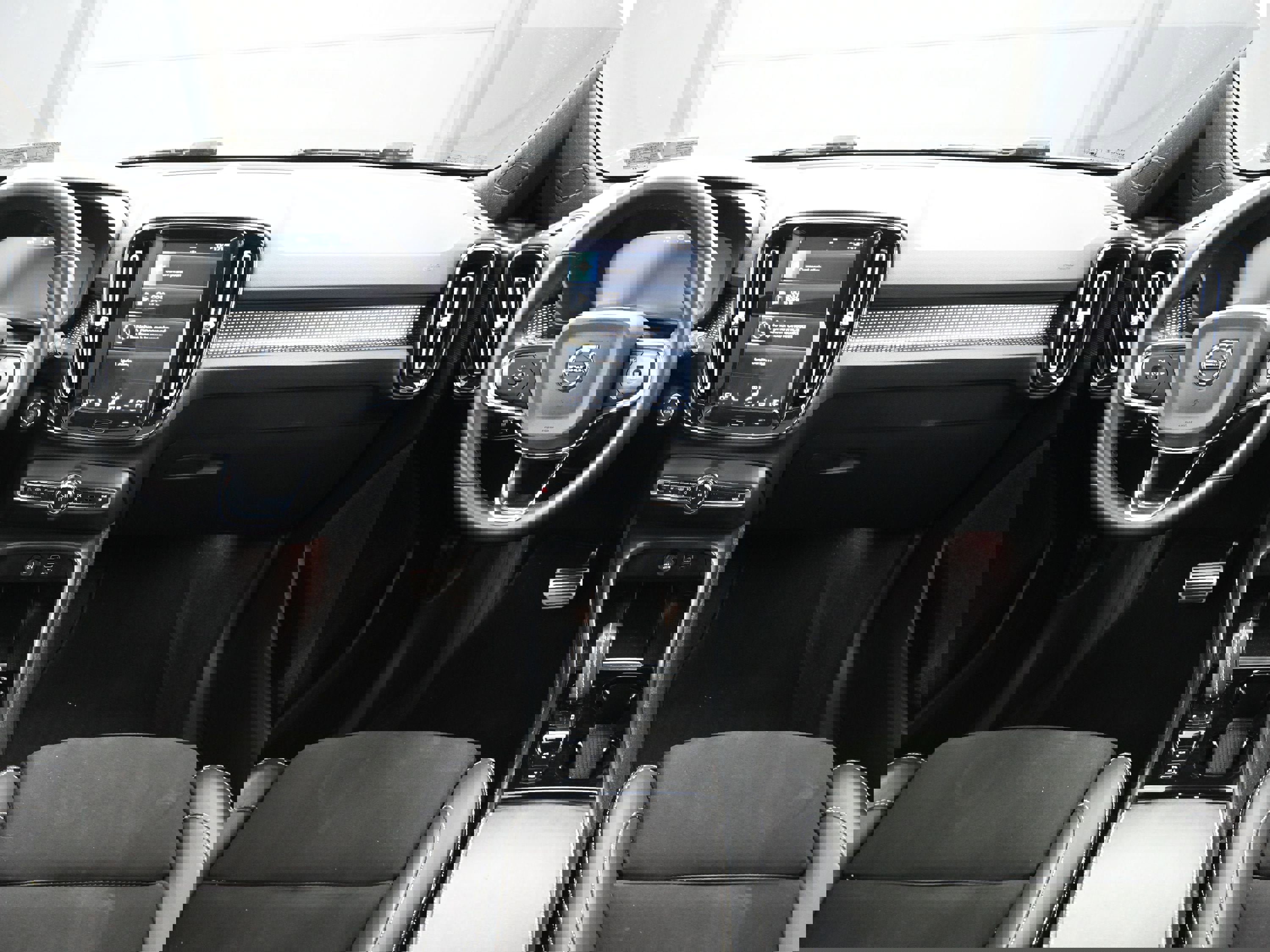 Used 2022 Volvo XC40 T5 R-Design image 75