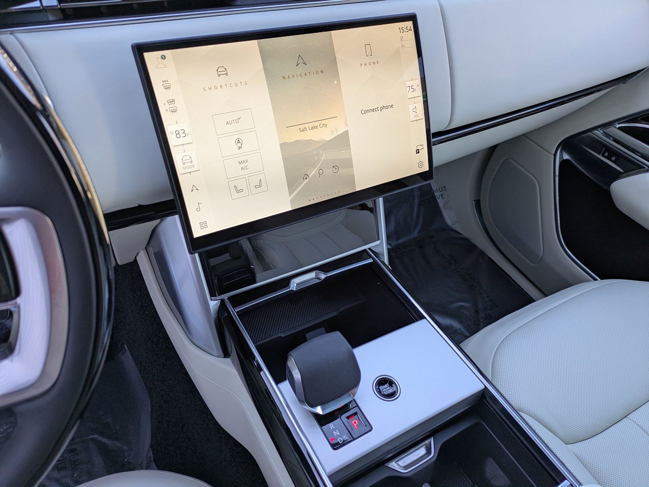 New 2025 Land Rover Range Rover SE image 12