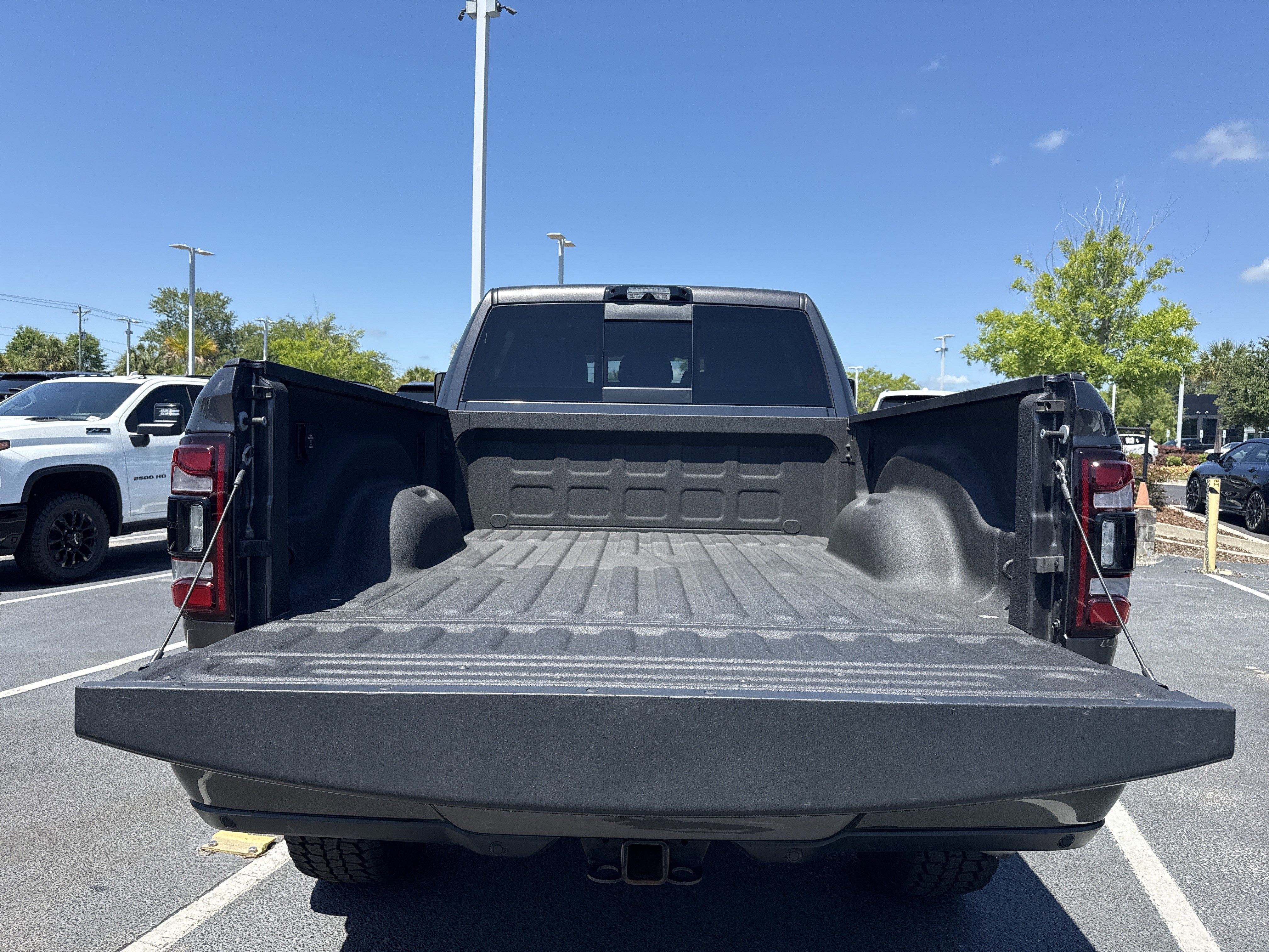 Used 2022 RAM 2500 Laramie w/ Night Edition AWD/4WD image 41