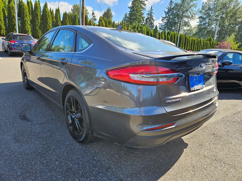 Used 2019 Ford Fusion SE w/ Equipment Group 151A FWD image 3