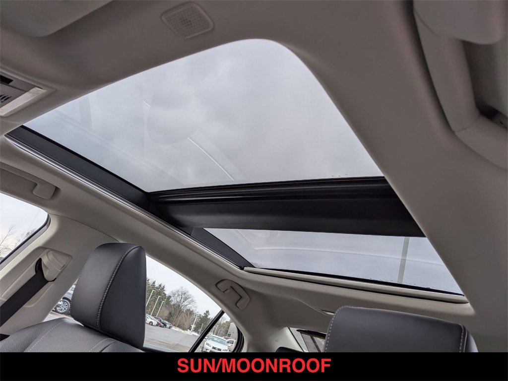 Used 2025 Lexus ES 350 Luxury w/ Accessory Package (Z2) image 2