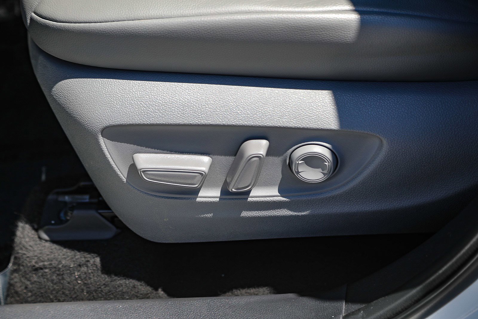 Used 2023 Toyota Highlander XLE FWD image 19