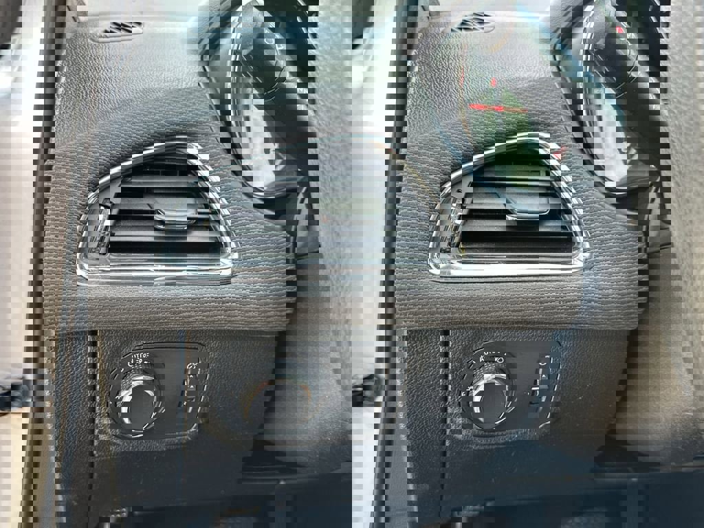 Used 2019 Chevrolet Cruze LT w/ Convenience Package image 27