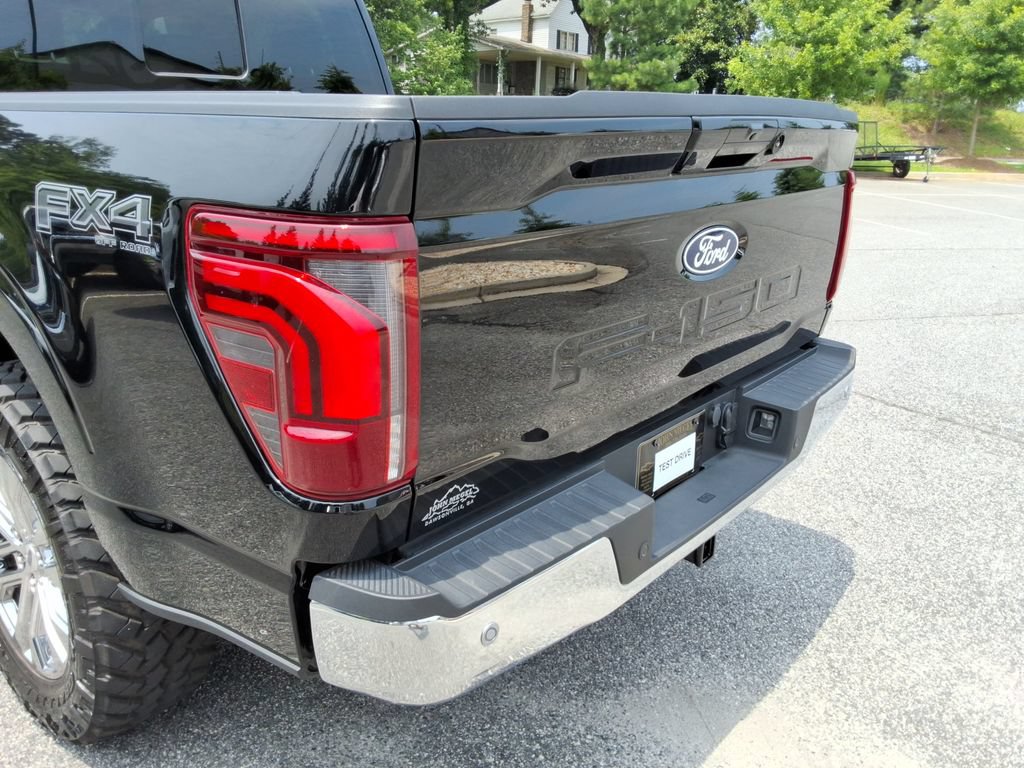 Used 2025 Ford F150 Lariat w/ Equipment Group 502A High AWD/4WD image 15