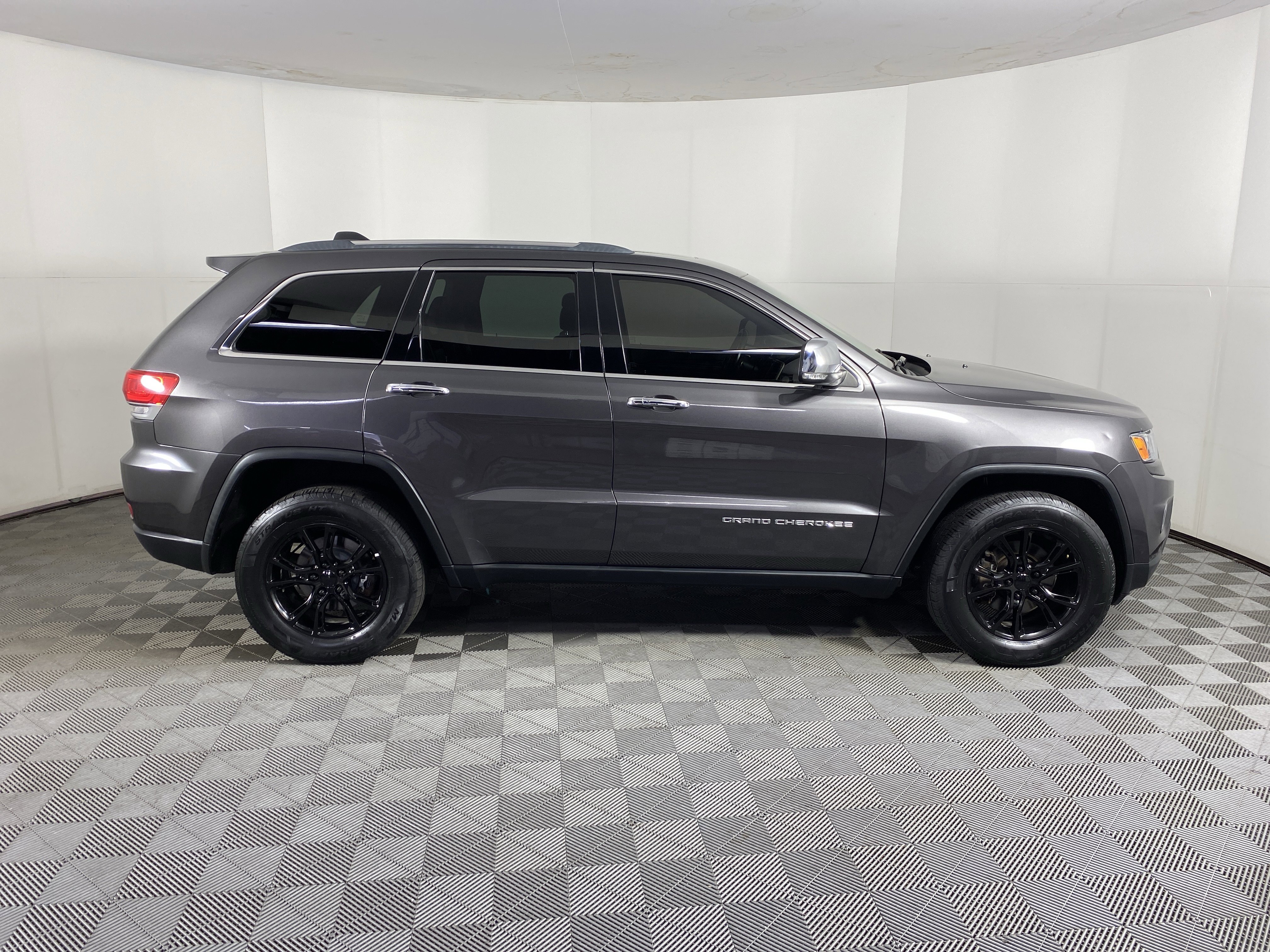 Used 2014 Jeep Grand Cherokee Limited w/ Trailer Tow Group IV AWD/4WD image 7