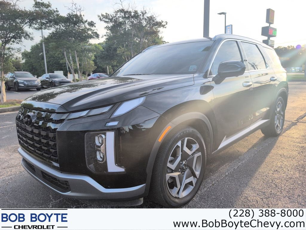 Used 2023 Hyundai Palisade SEL w/ Premium Package FWD image 1