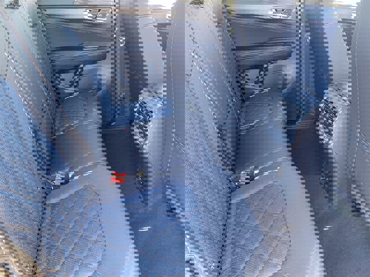 New 2026 Volkswagen Atlas Cross Sport SEL Premium R-Line image 9