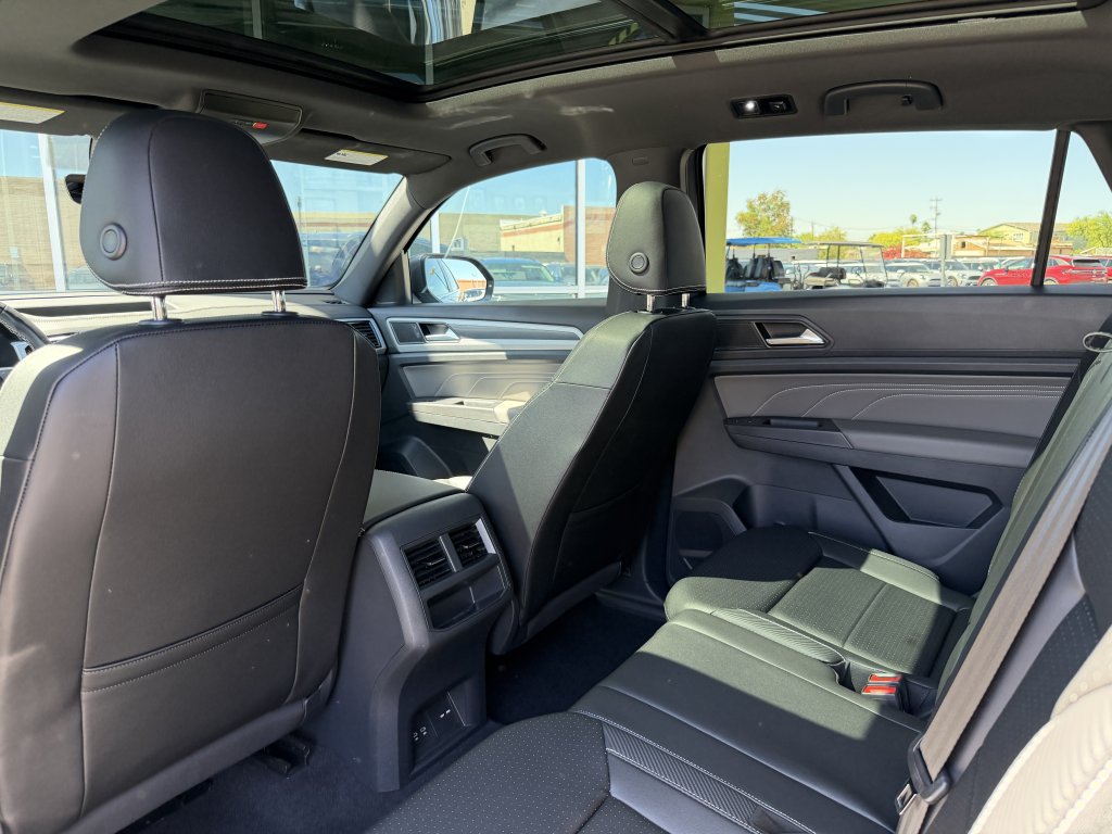 Used 2023 Volkswagen Atlas Cross Sport SEL AWD/4WD image 35