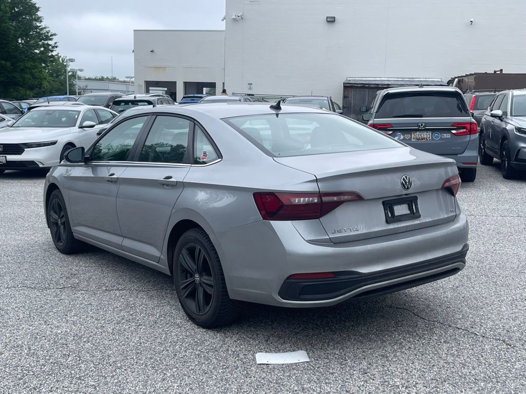 Used 2022 Volkswagen Jetta SE w/ Panoramic Sunroof Package FWD image 8