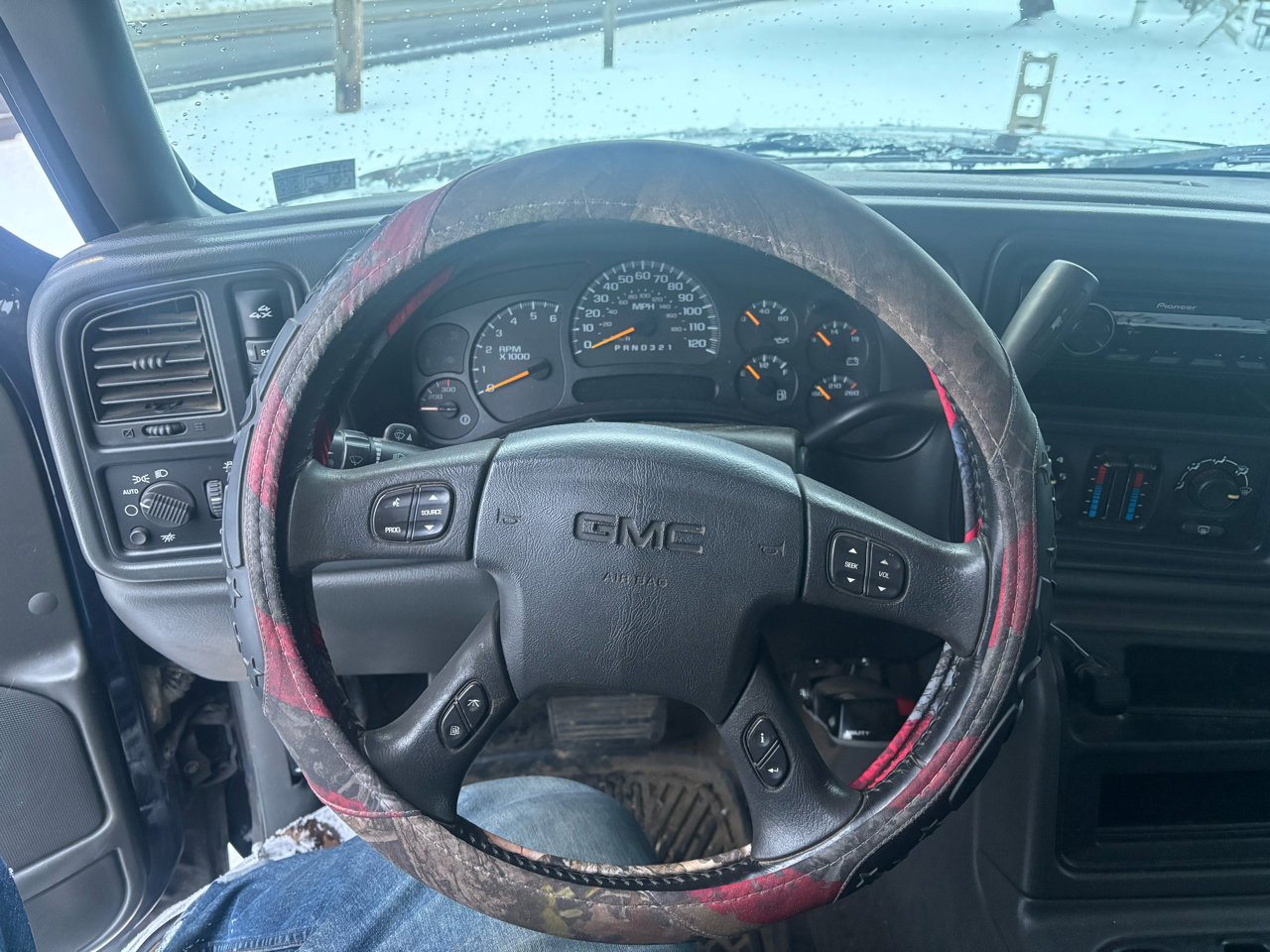 Used 2006 GMC Sierra 2500 SLE w/ Onstar Plus Package image 18