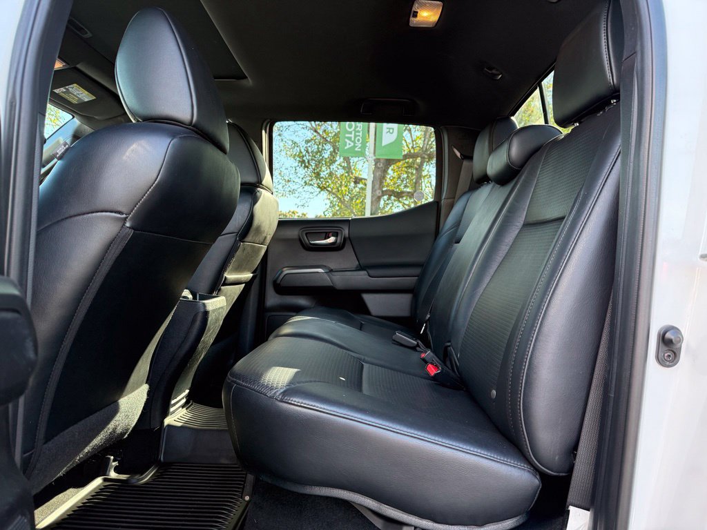Used 2020 Toyota Tacoma TRD Off-Road w/ TRD Premium Off Road Package AWD/4WD image 16
