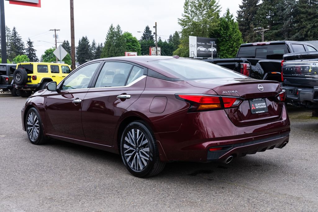 Used 2024 Nissan Altima 2.5 SV w/ SV Premium Package FWD image 4