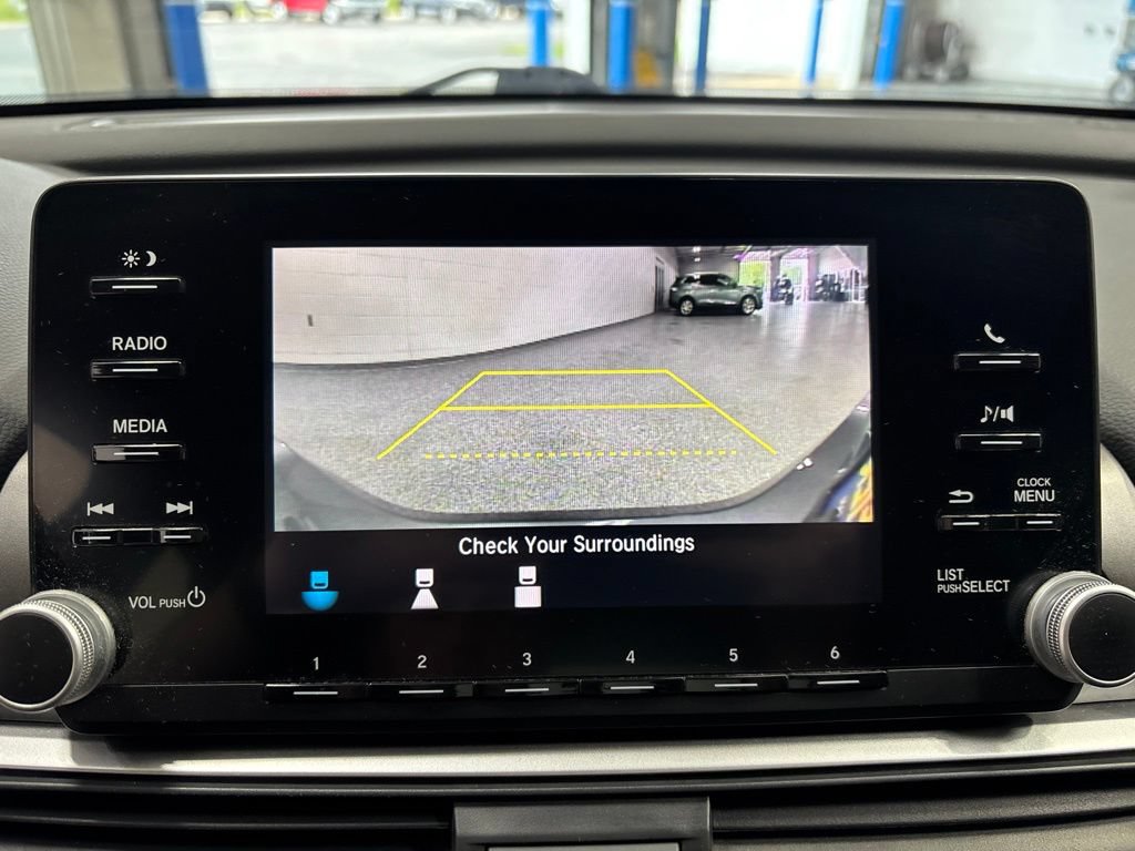 Used 2018 Honda Accord LX image 17