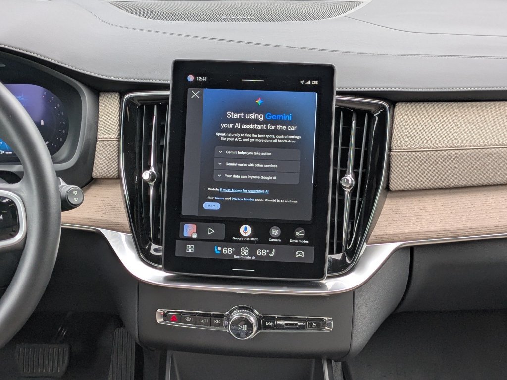 Used 2025 Volvo XC90 B6 Ultra AWD/4WD image 17