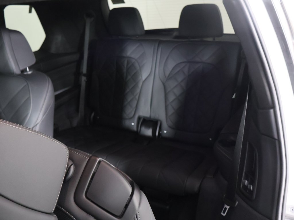 Used 2024 BMW X7 xDrive40i w/ M Sport Package AWD/4WD image 37
