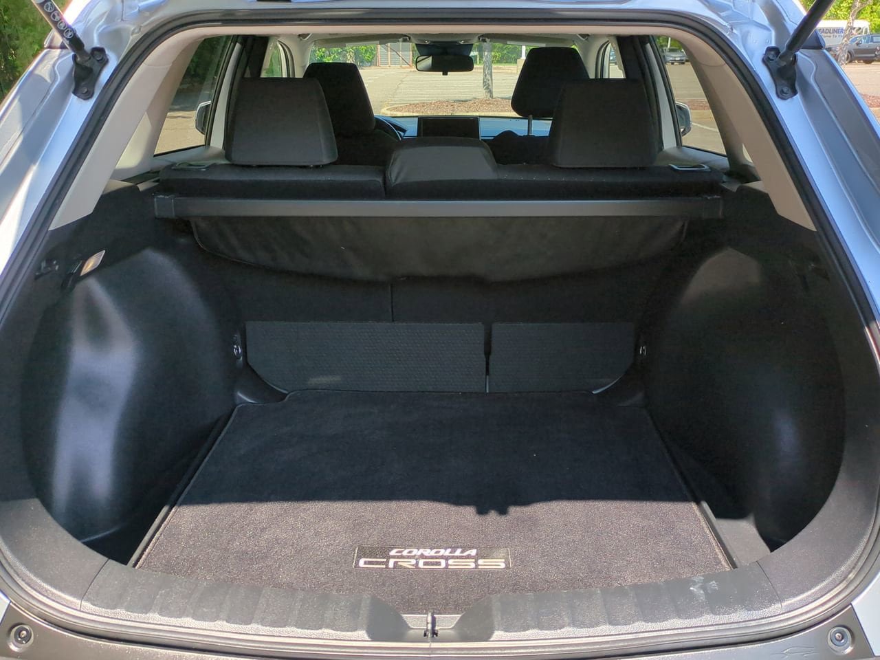 Used 2023 Toyota Corolla Cross LE w/ Moonroof Package FWD image 13