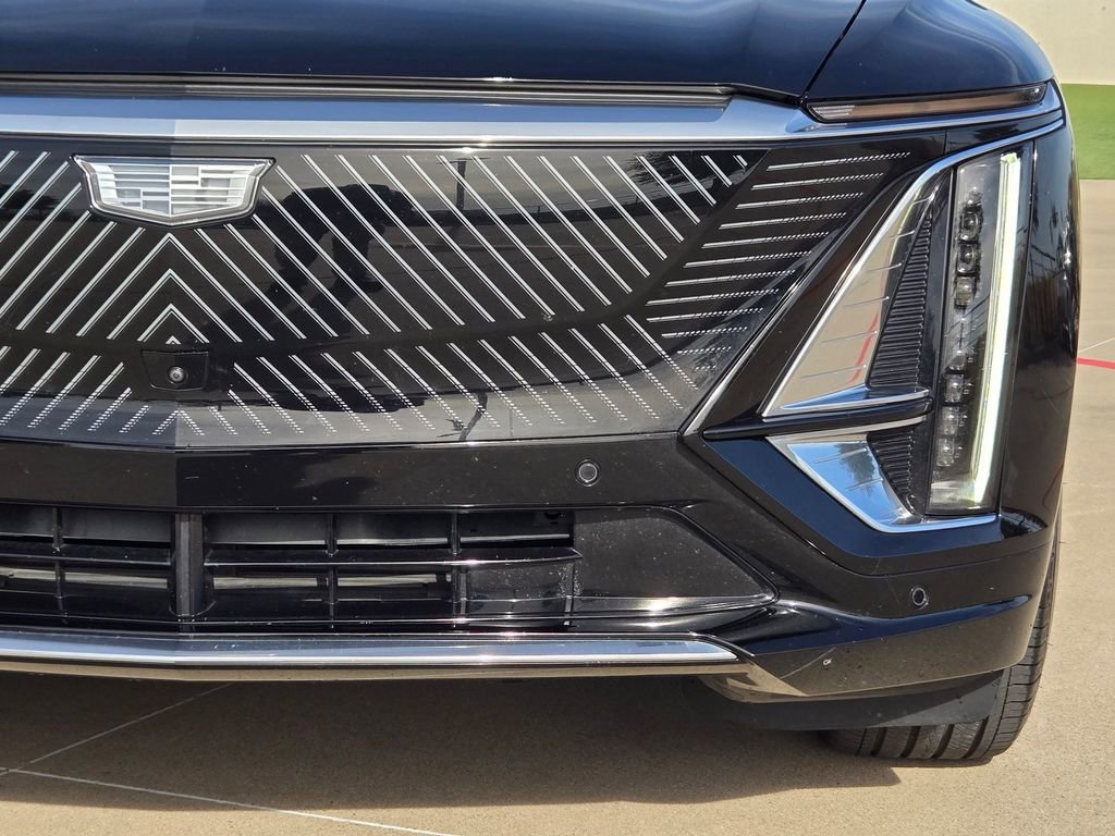 Certified 2025 Cadillac Lyriq Luxury w/ LPO, Floor Liner Package image 6