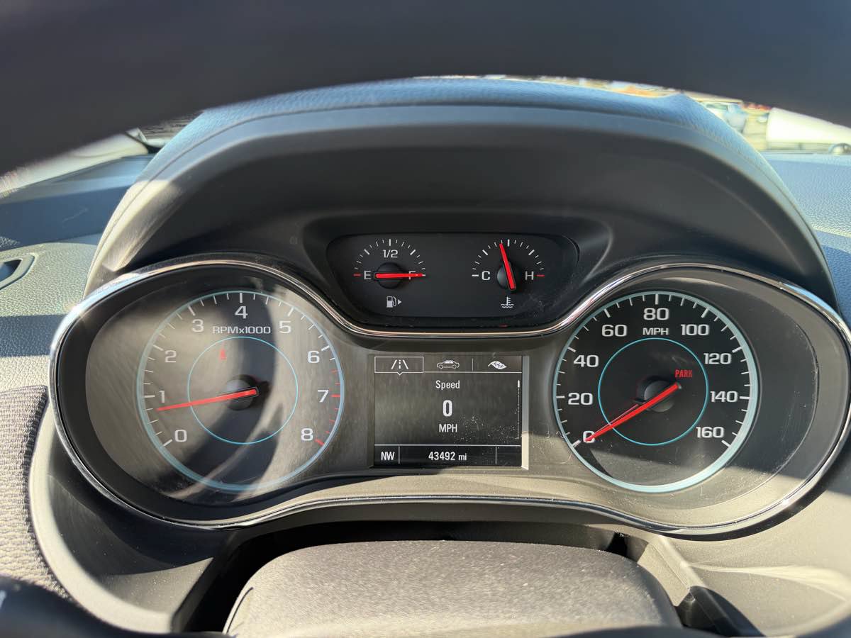 Used 2017 Chevrolet Cruze LS FWD image 24