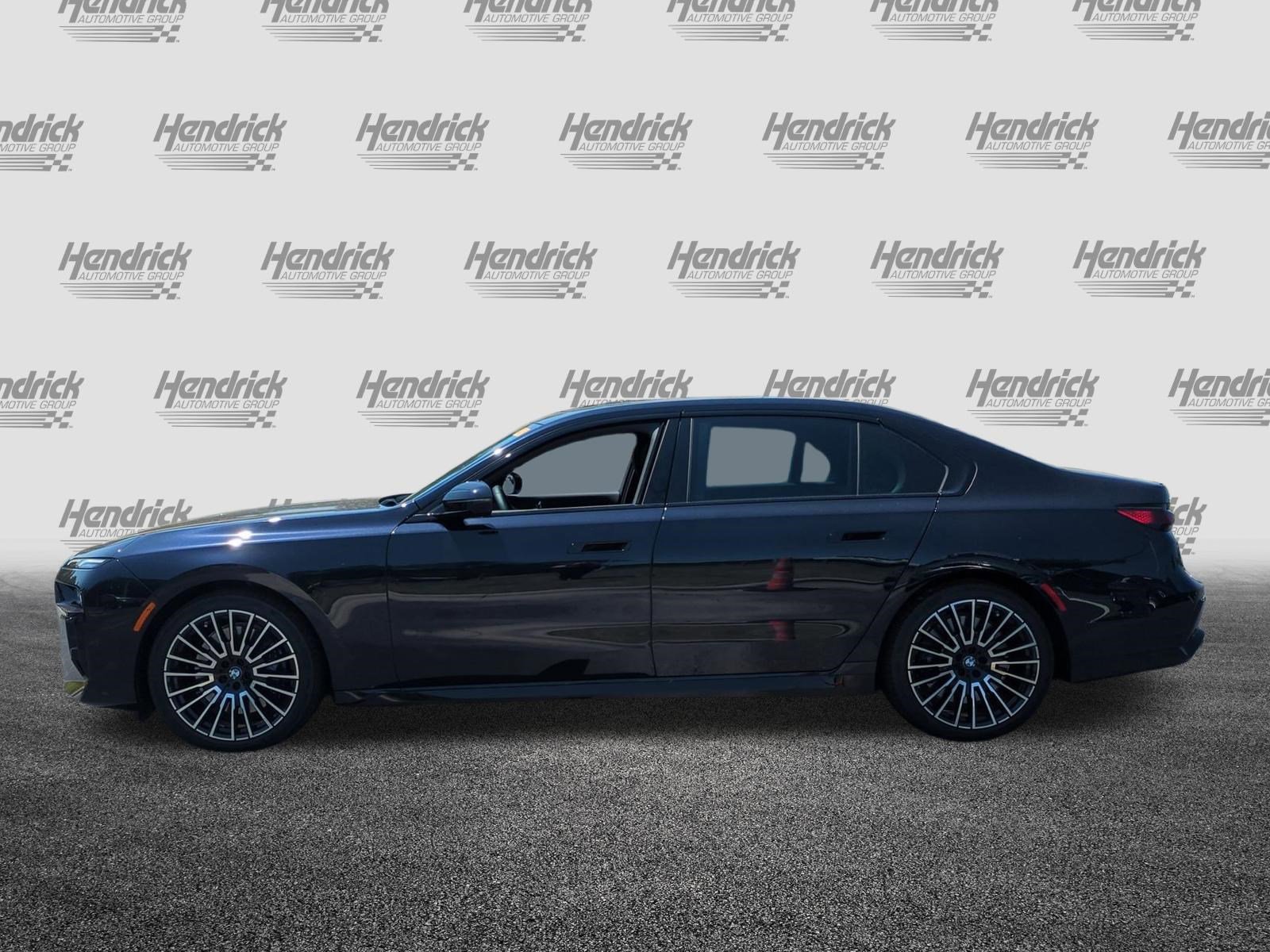Certified 2025 BMW 760i xDrive w/ Luxury Rear Seating Package AWD/4WD image 7