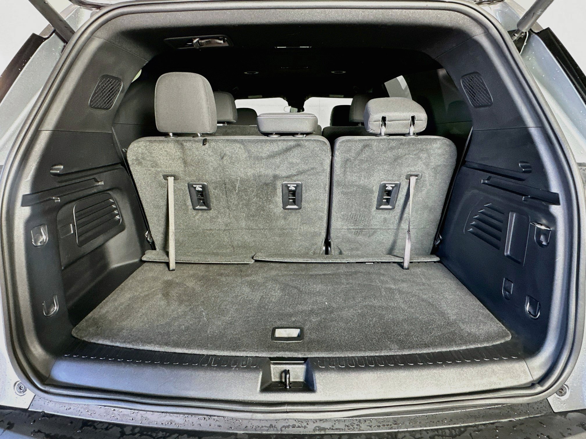 Used 2024 Chevrolet Traverse LS FWD image 29