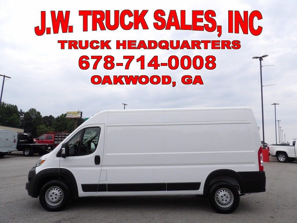 Used 2024 RAM ProMaster 2500 w/ Convenience Group FWD image 2