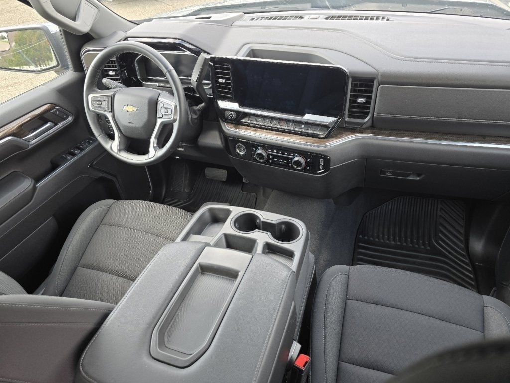 Used 2023 Chevrolet Silverado 1500 LT AWD/4WD image 19