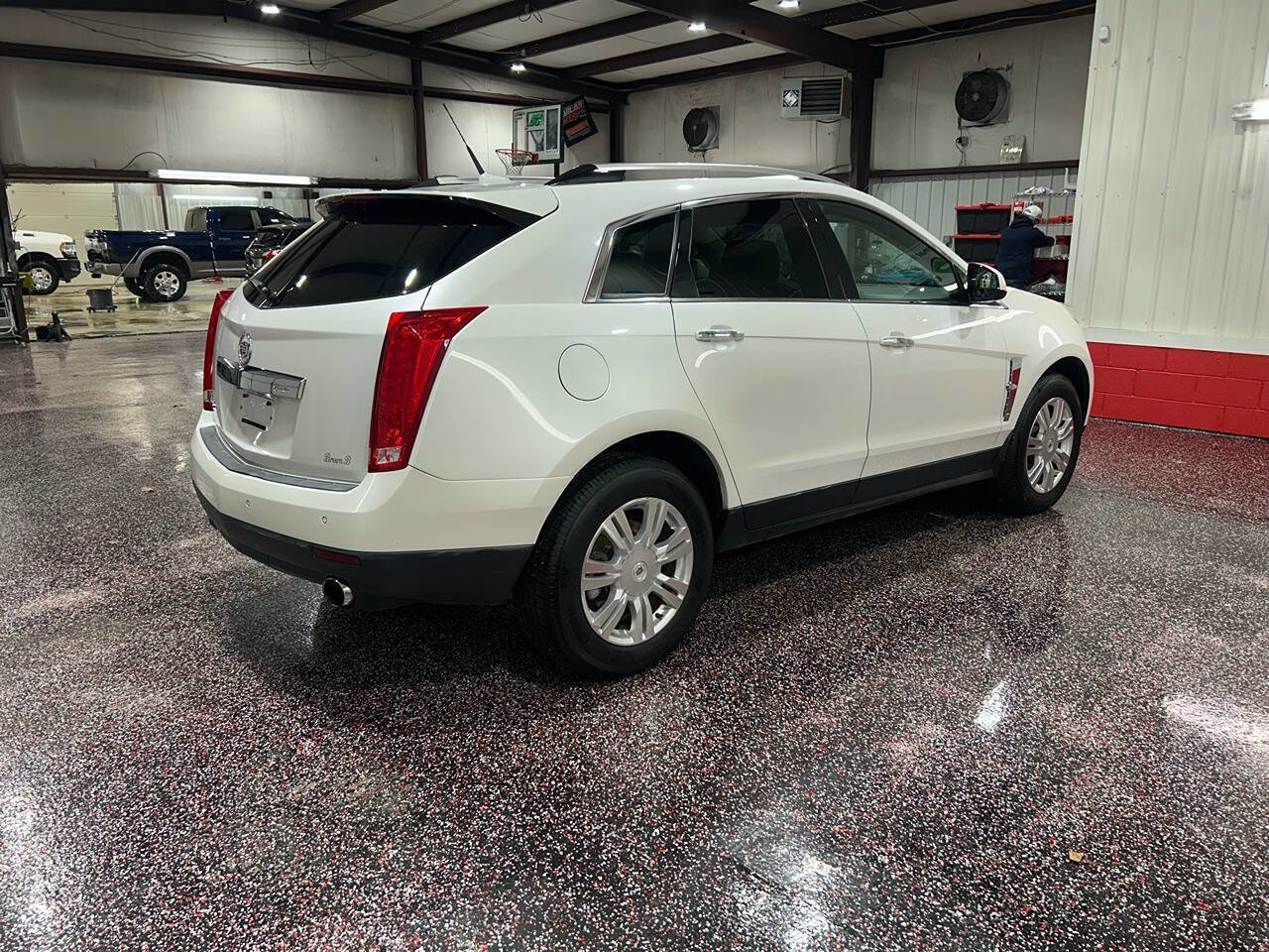 Used 2011 Cadillac SRX Luxury image 4