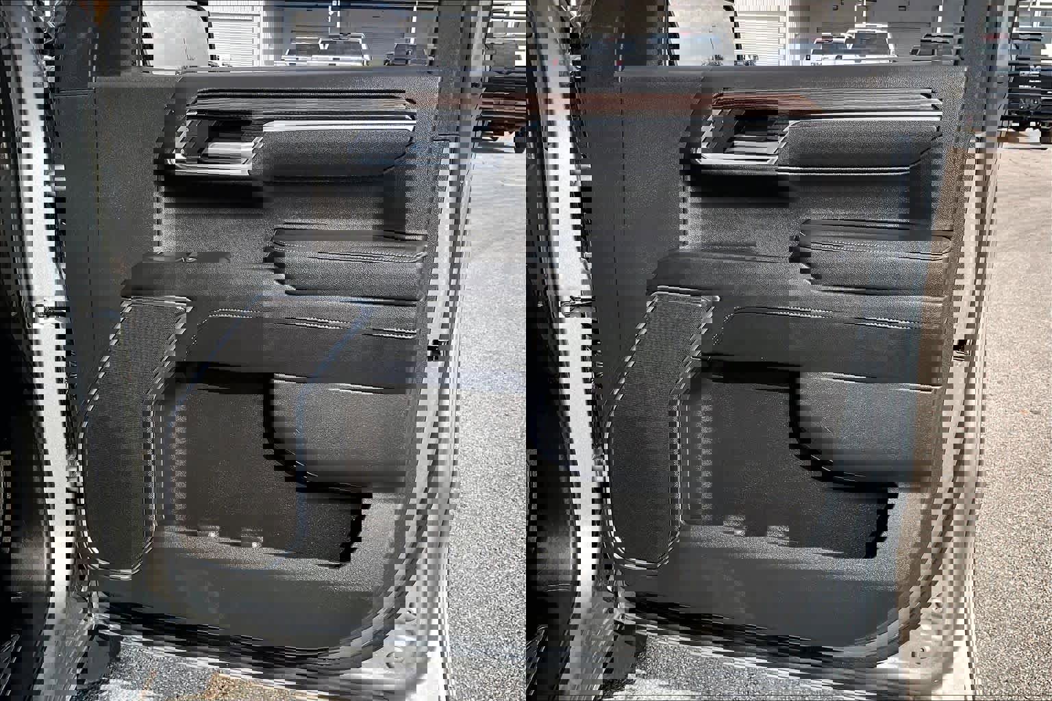 Used 2025 Chevrolet Silverado 1500 LT image 20