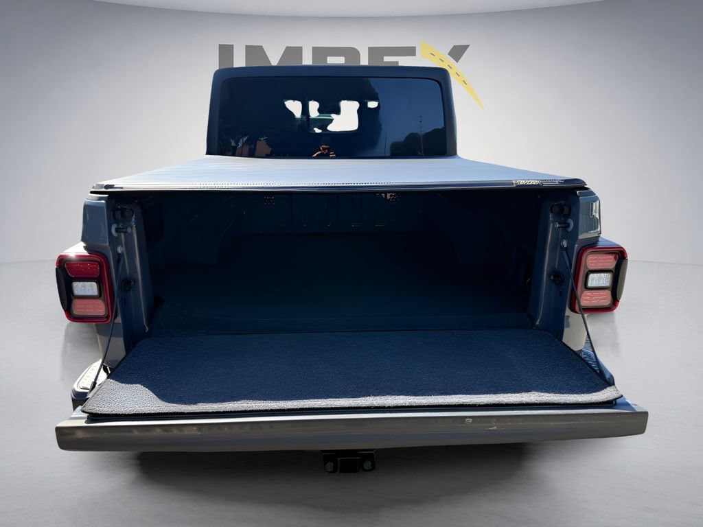Used 2025 Jeep Gladiator Mojave w/ Convenience Group AWD/4WD image 10