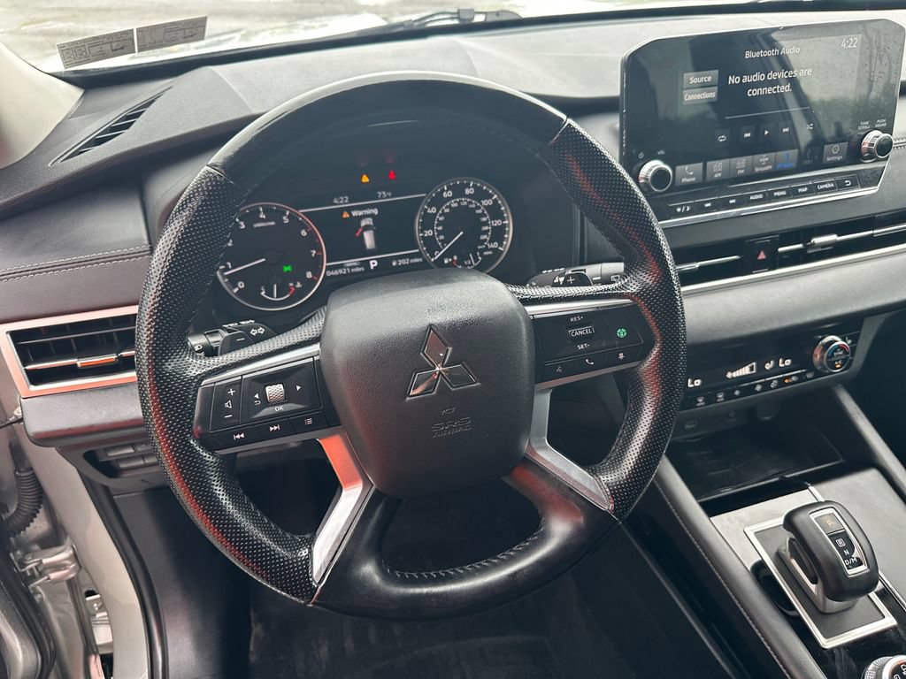 Used 2022 Mitsubishi Outlander SE AWD/4WD image 15