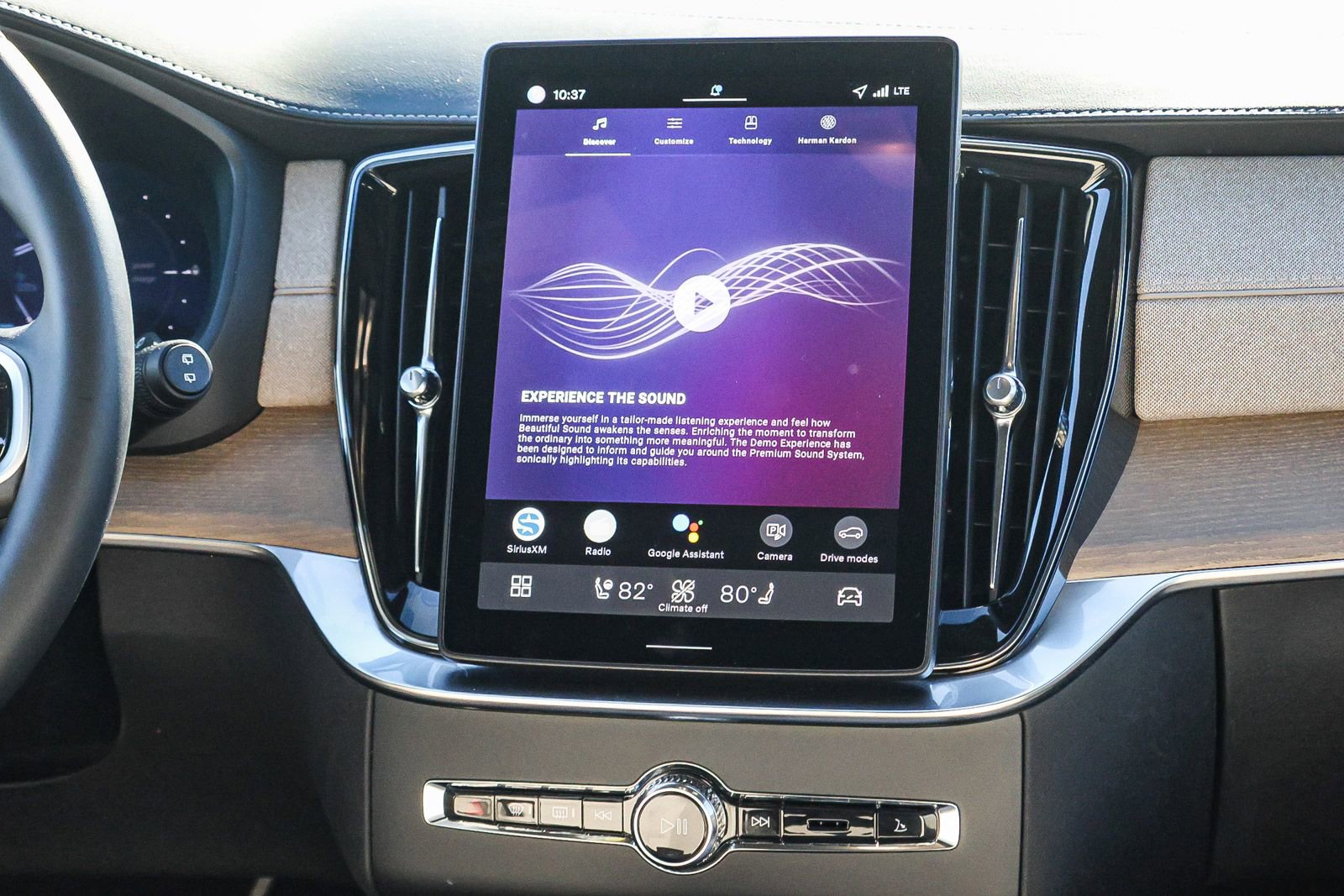 New 2026 Volvo XC90 T8 Plus w/ Protection Package Premier image 23