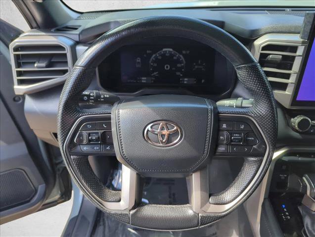 Used 2025 Toyota Tundra Limited AWD/4WD image 17