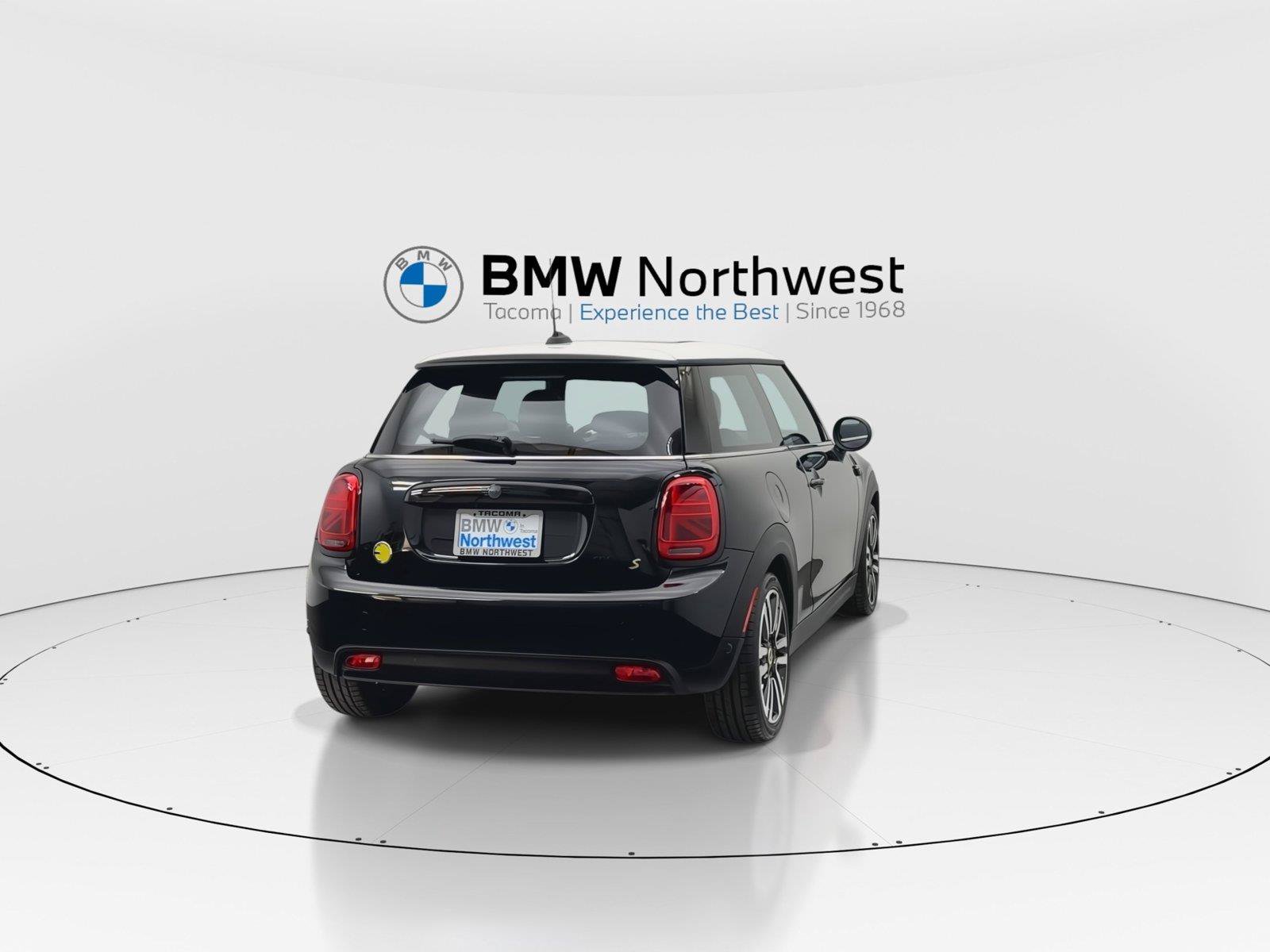 Used 2023 MINI Cooper SE FWD image 2