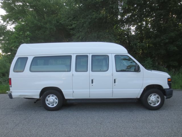 Used 2009 Ford E-250 and Econoline 250 Extended RWD image 9