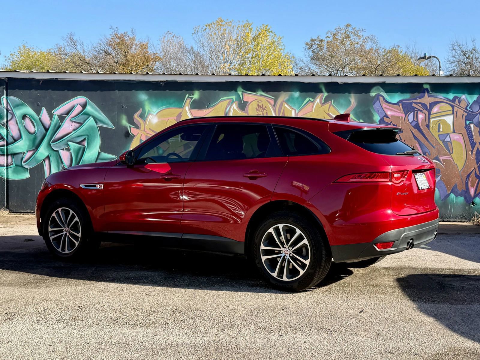 Used 2018 Jaguar F-PACE Premium image 6