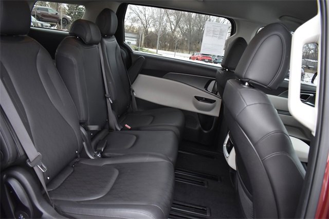 Certified 2024 Kia Carnival LX image 14