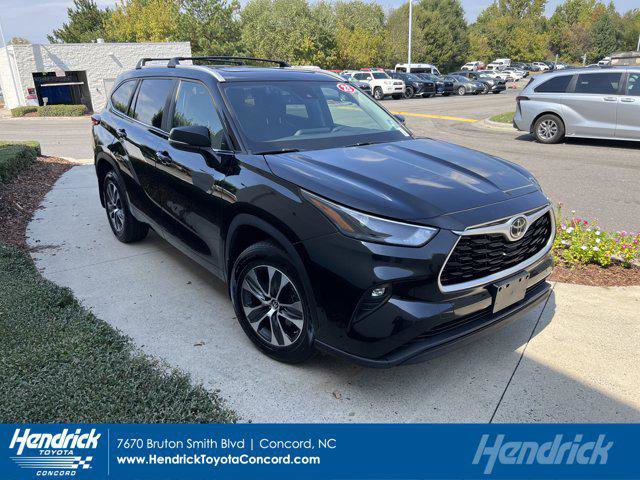 Certified 2023 Toyota Highlander XLE image 1