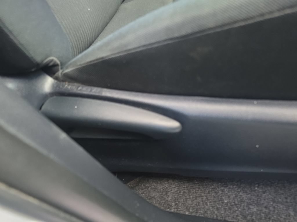 Used 2018 Toyota RAV4 LE w/ All Weather Liner Package FWD image 33