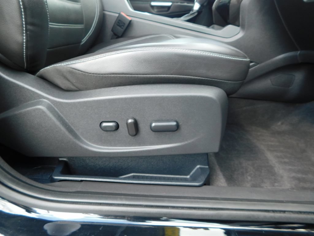 Used 2017 Ford Escape Titanium FWD image 18