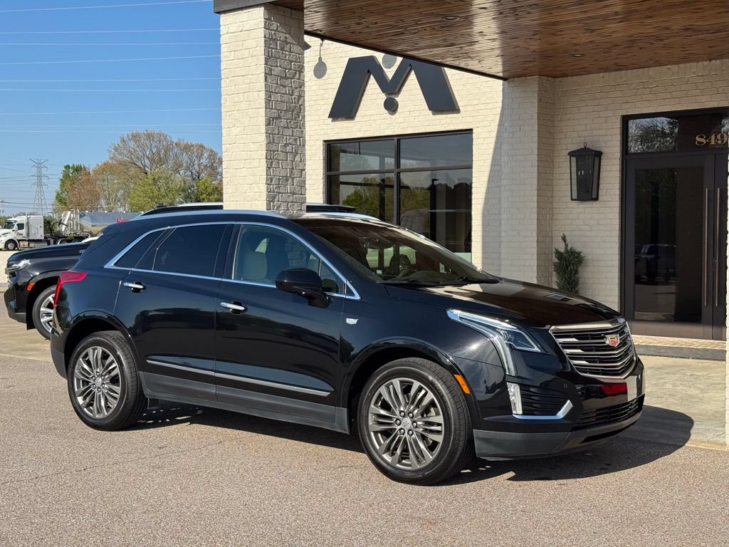 Used 2017 Cadillac XT5 Premium Luxury FWD image 1