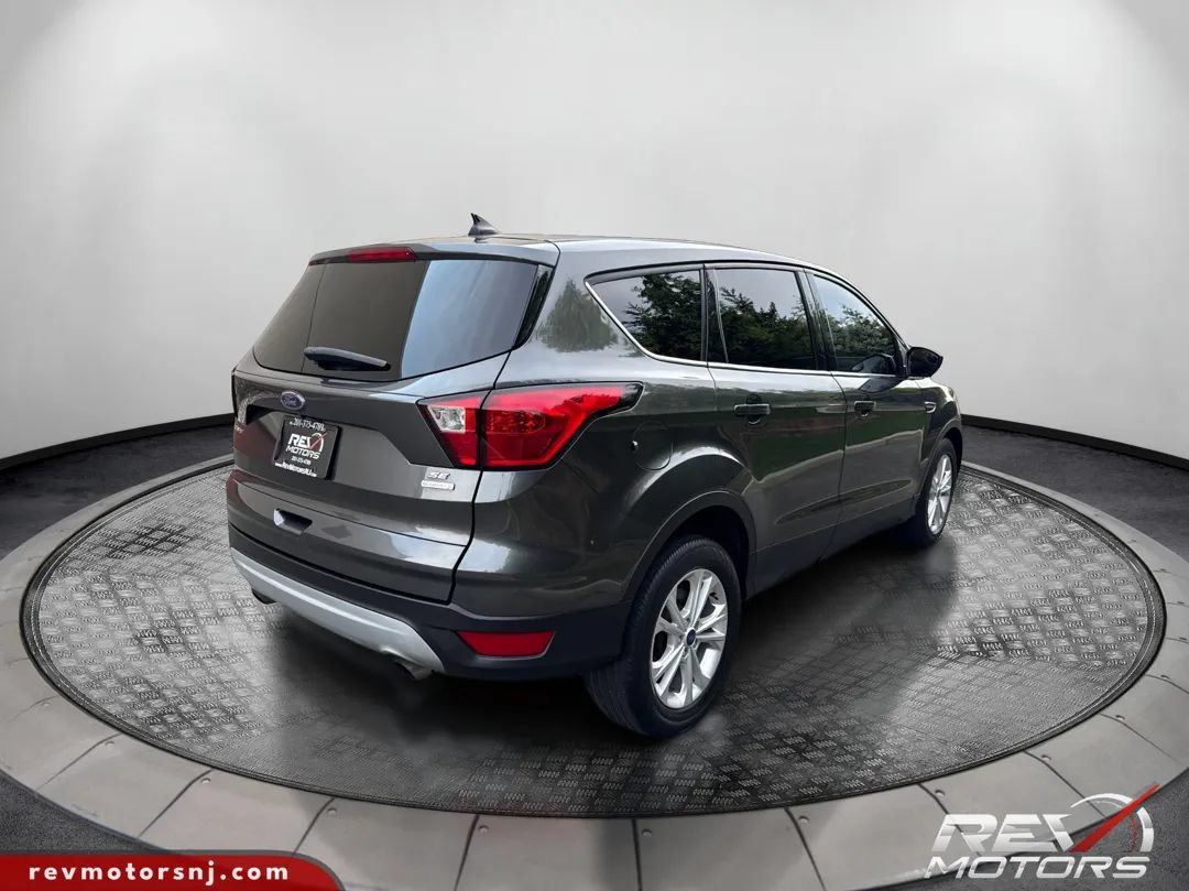 Used 2019 Ford Escape SE FWD image 5