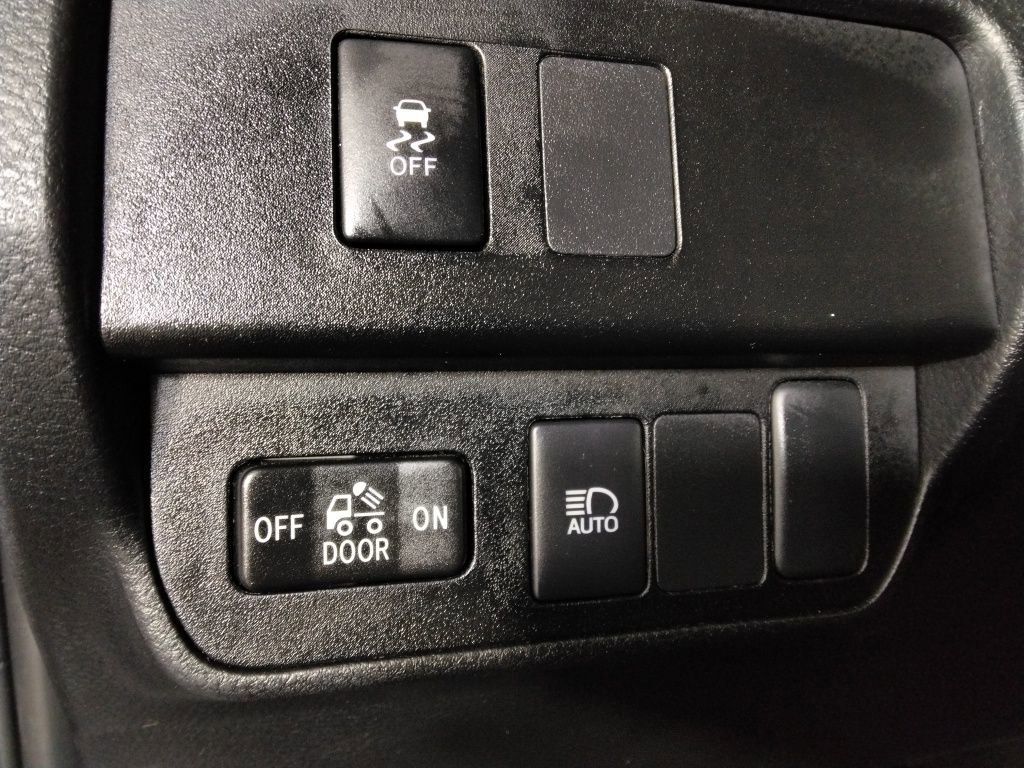 Used 2023 Toyota Tacoma SR5 w/ Technology Package image 15