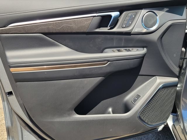 New 2026 Buick Enclave Avenir w/ Super Cruise Package FWD image 14