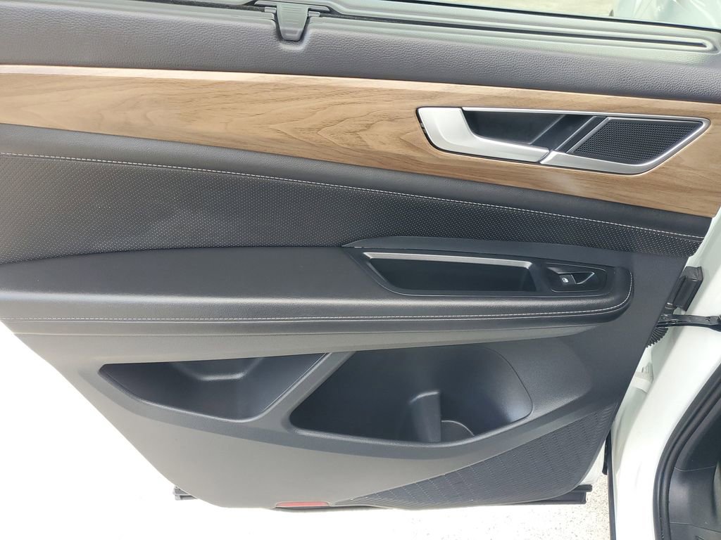 Used 2025 Volkswagen Atlas SE image 15