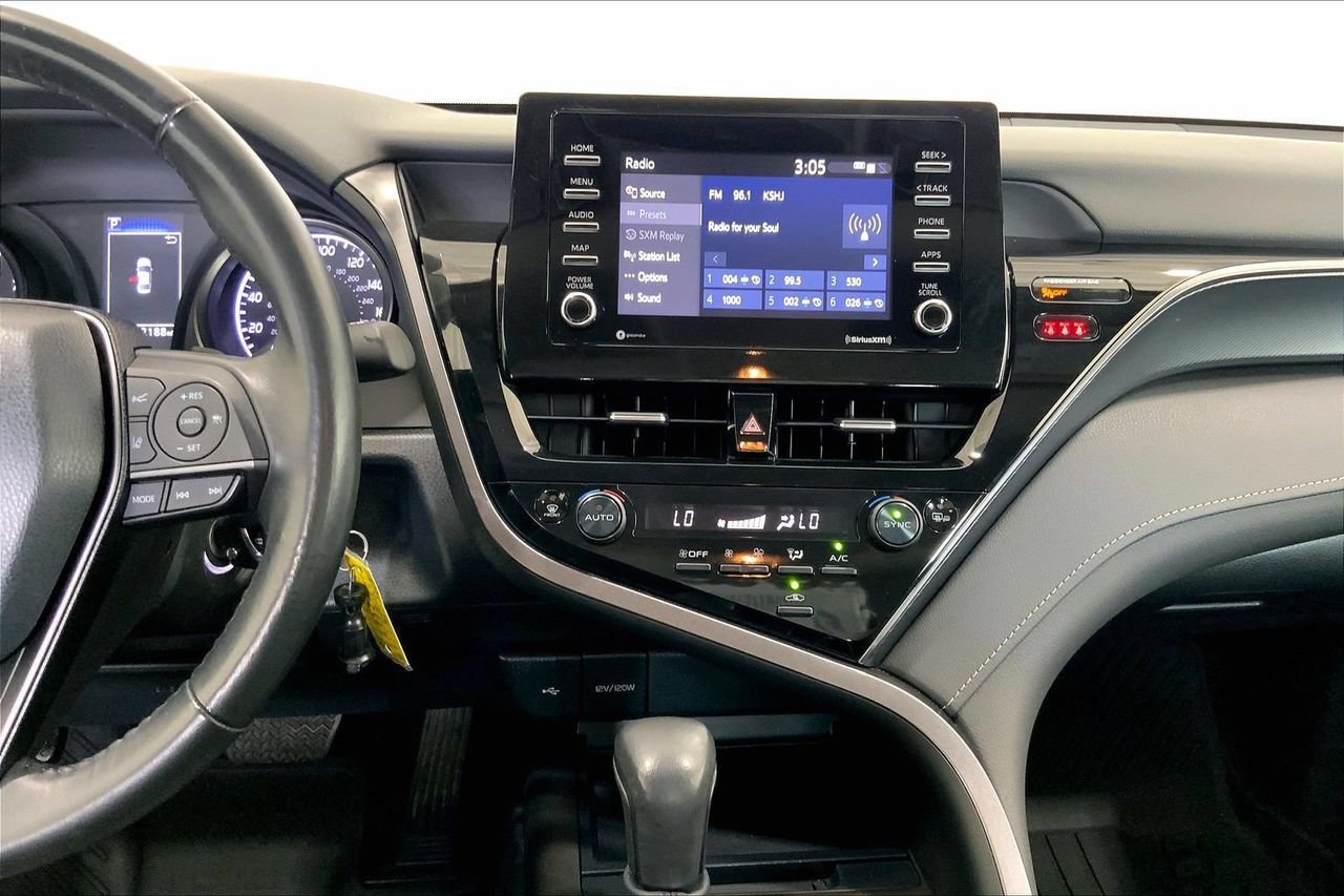 Used 2024 Toyota Camry SE FWD image 5