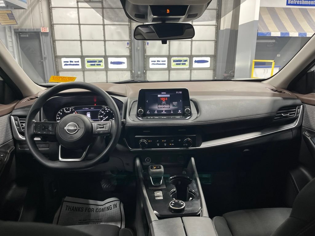 Used 2023 Nissan Rogue S AWD/4WD image 30