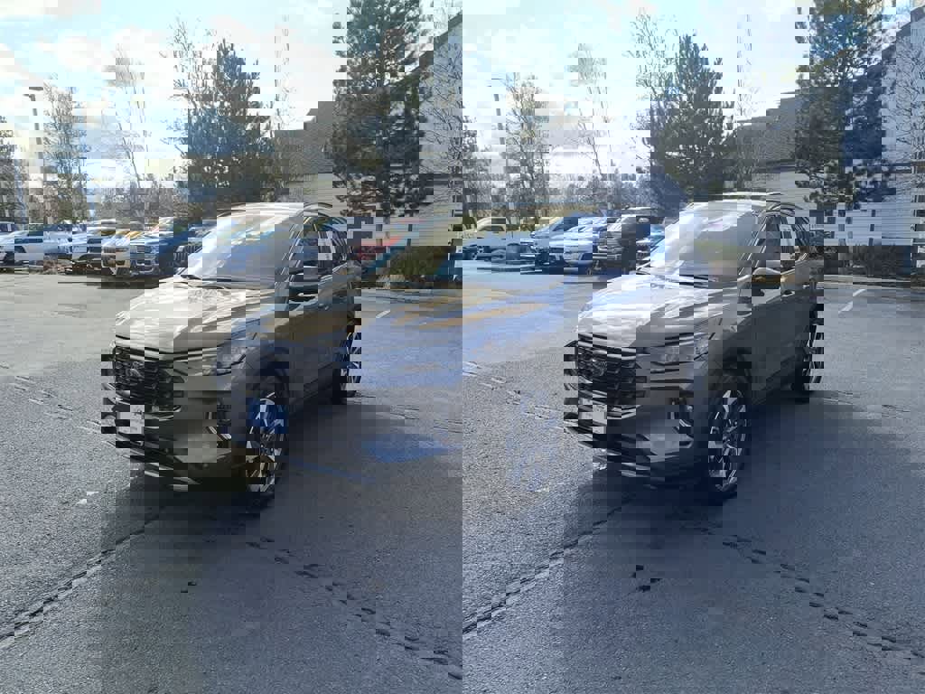 Used 2023 Ford Escape Platinum image 3